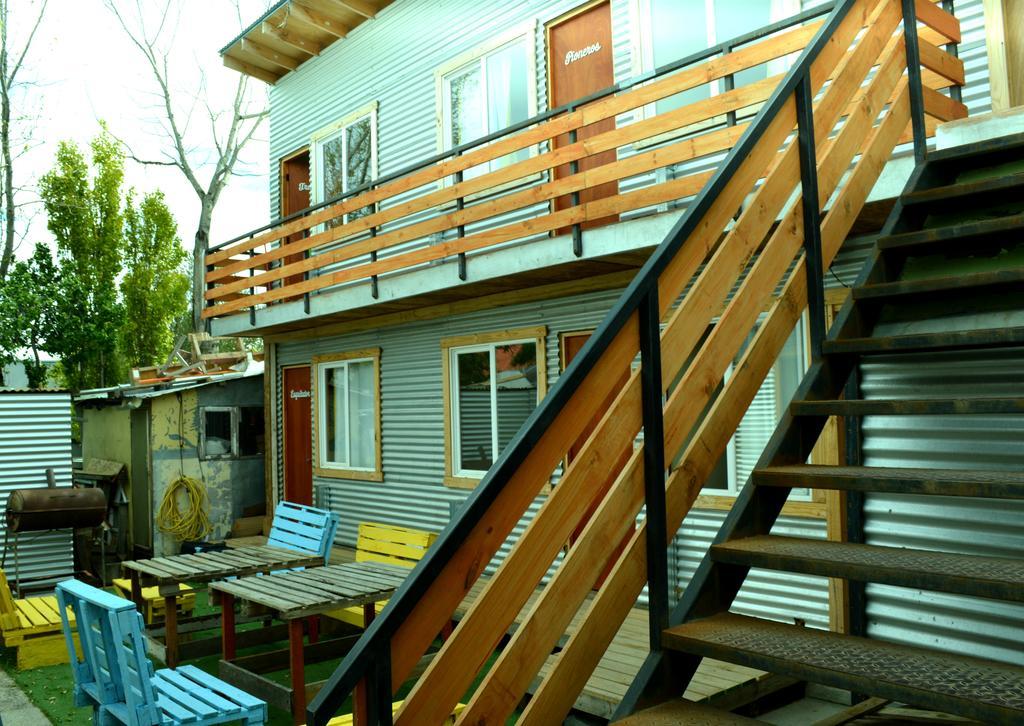 Carfran Patagonia Hostel プエルト・ナタレス エクステリア 写真